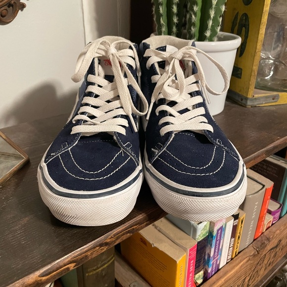 Blue Vans Sk8 Hi Pop Cush Shoes in great condition. Men’s Size 8 - Picture 2 of 10